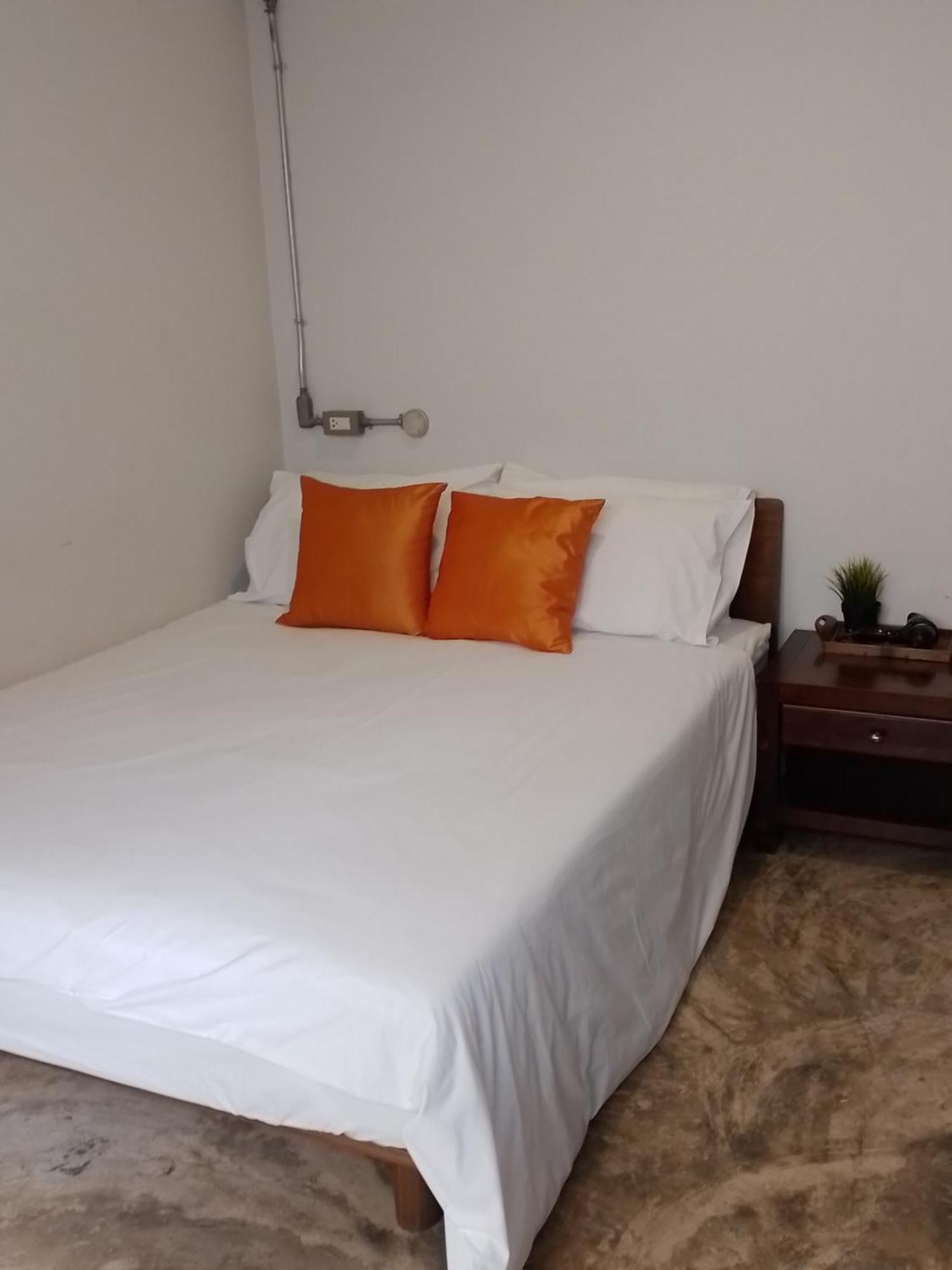 Udee Bangkok Hostel מראה חיצוני תמונה