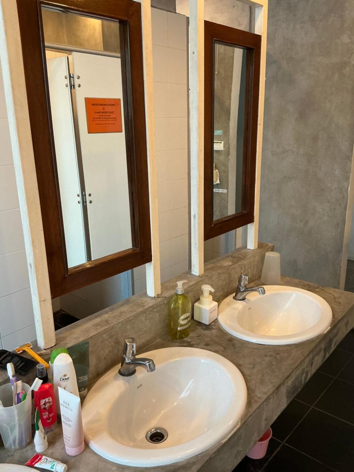 Udee Bangkok Hostel מראה חיצוני תמונה